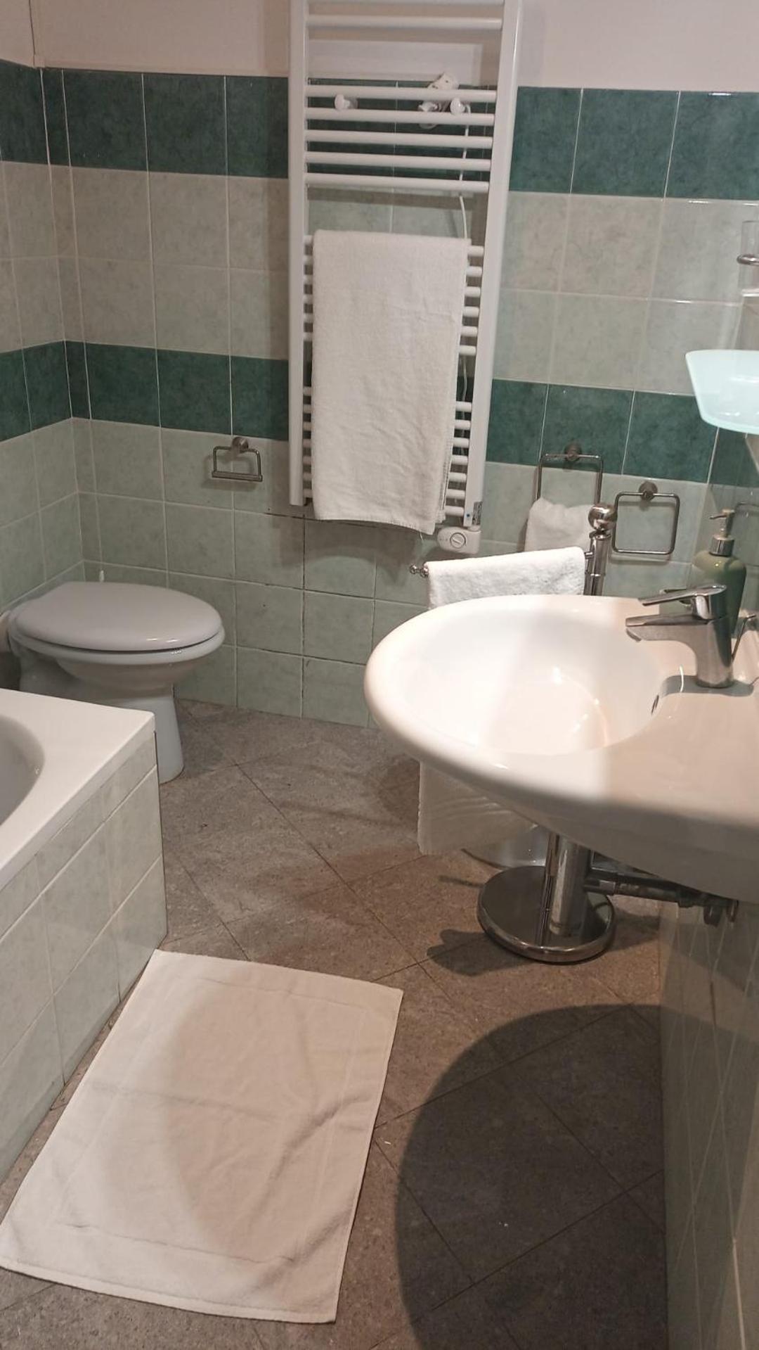 Casa N 2 Con Parcheggio Privato E Colonnina Ricarica Apartment Livorno Luaran gambar